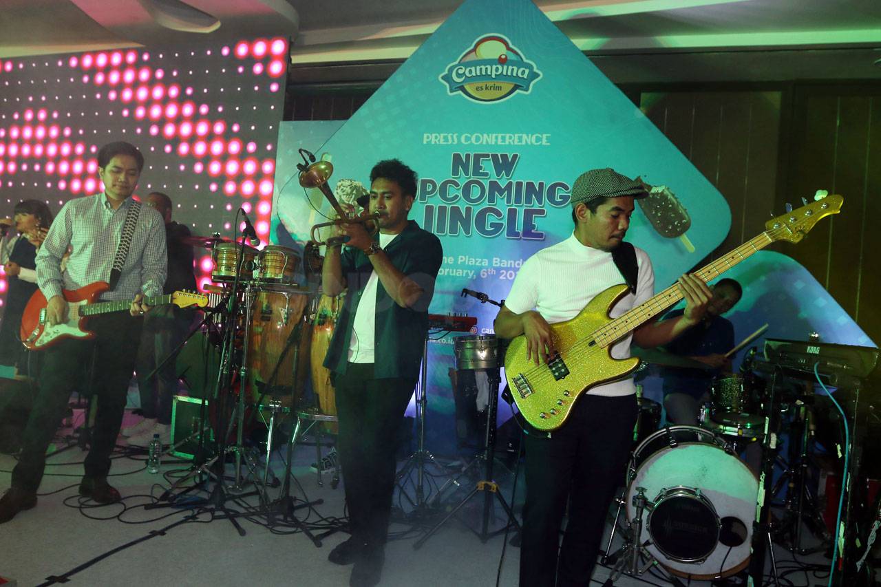Gaet Musisi, Jingle...