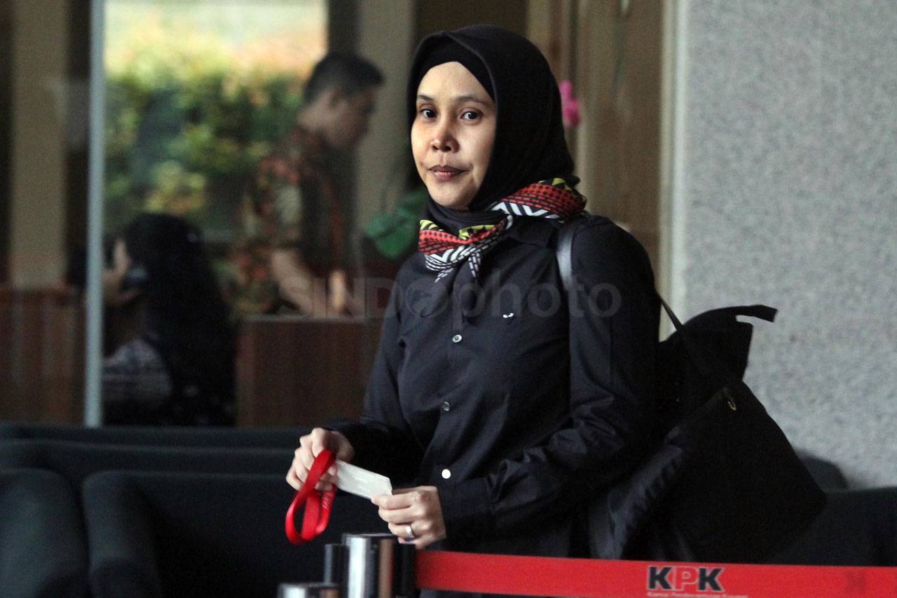 Riezky Aprilia Bungkam...
