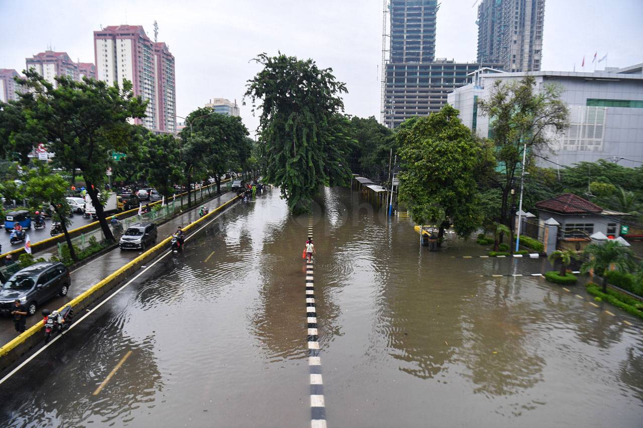 Hujan Deras Sejak Kemarin,...