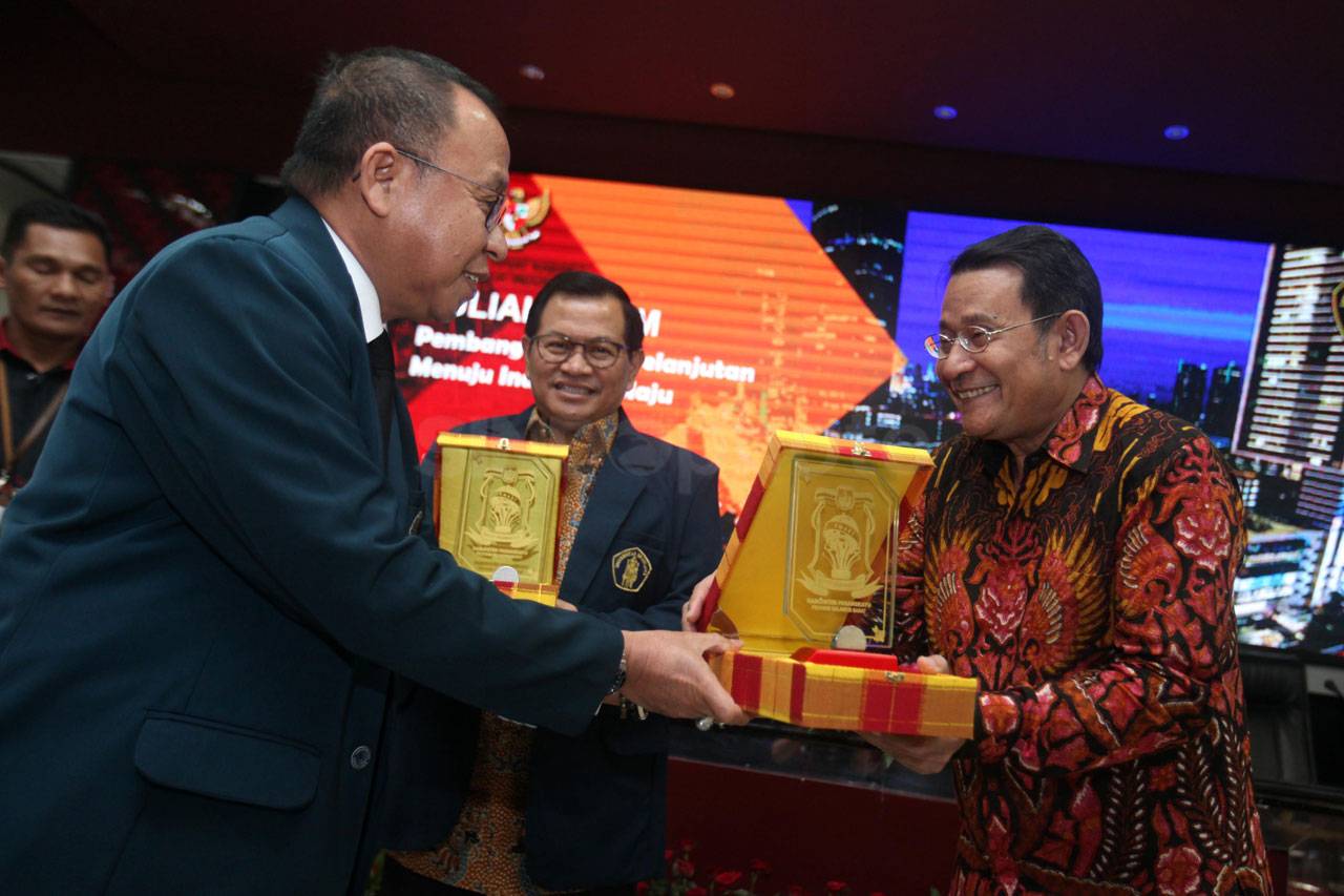 Bupati Pasangkayu Agus...