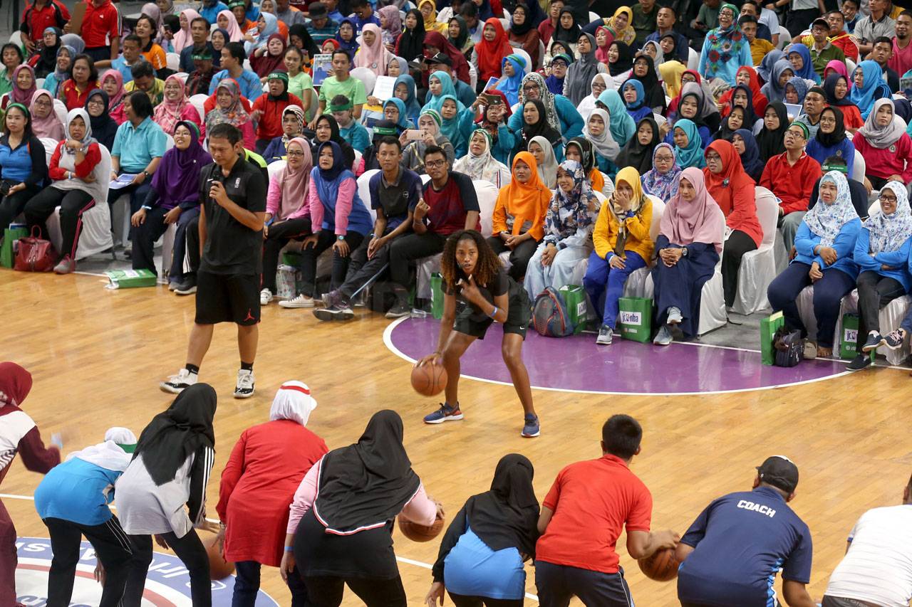 Pelatih NBA Latih Basket...
