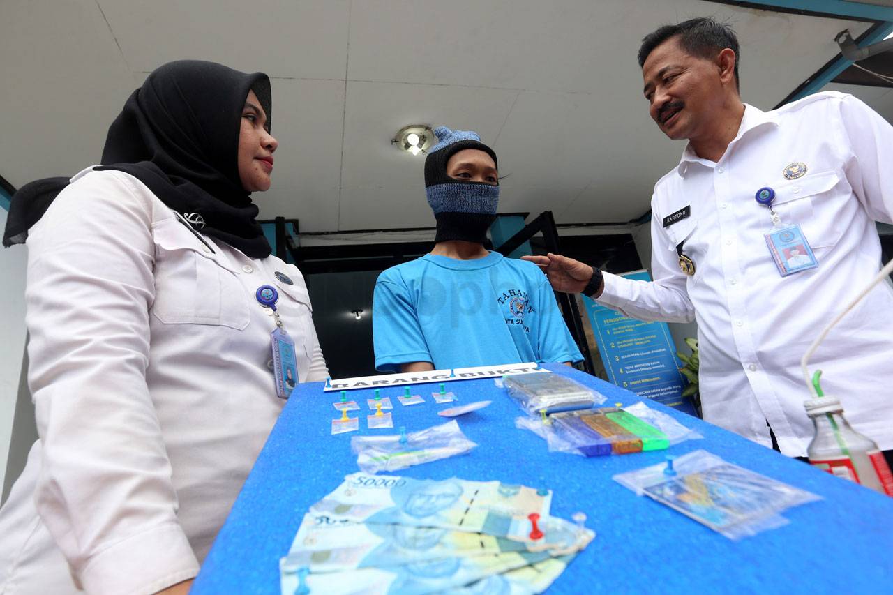 BNNK Surabaya Tangkap...