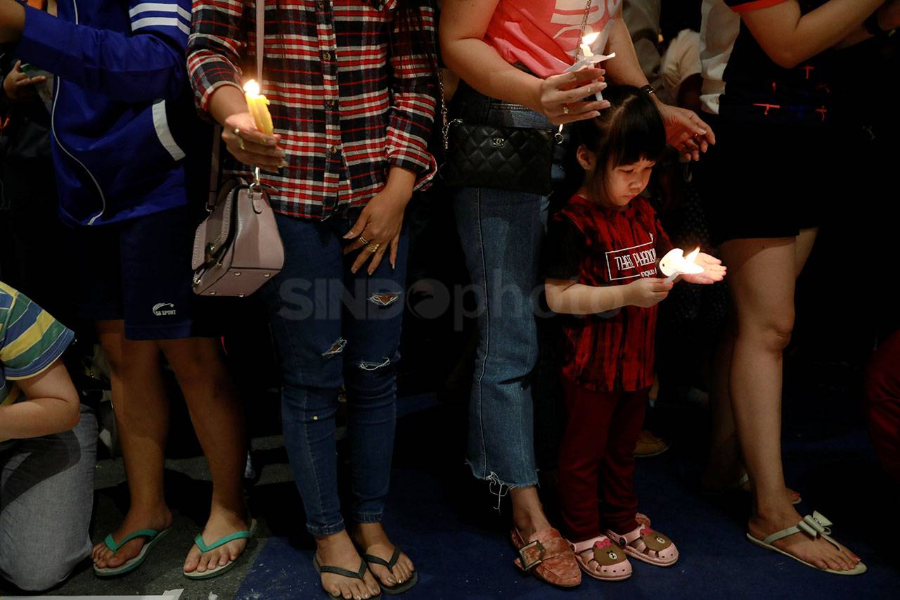 Ratusan Warga Thailand...