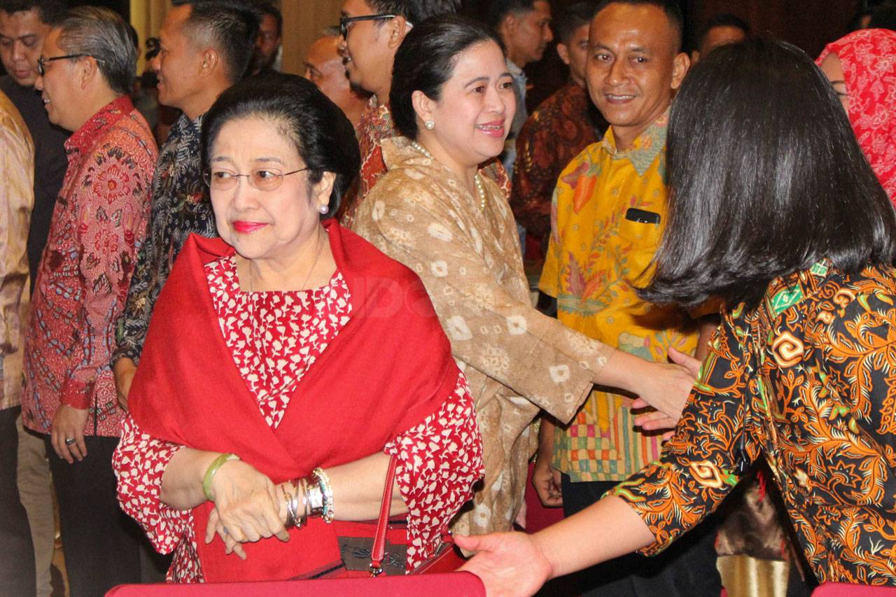 Puan Maharani Dianugerahi...