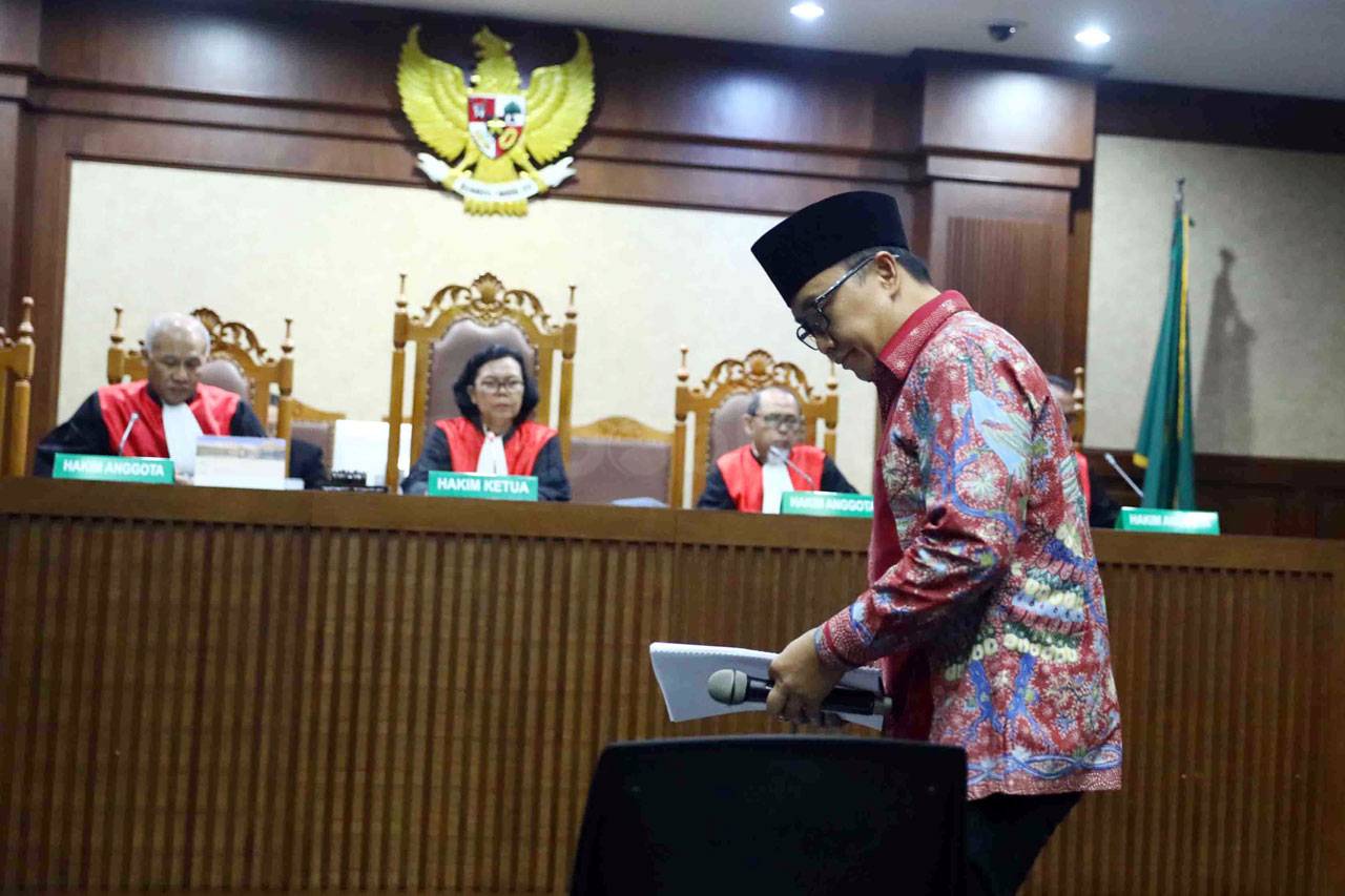 Jalani Sidang Perdana,...