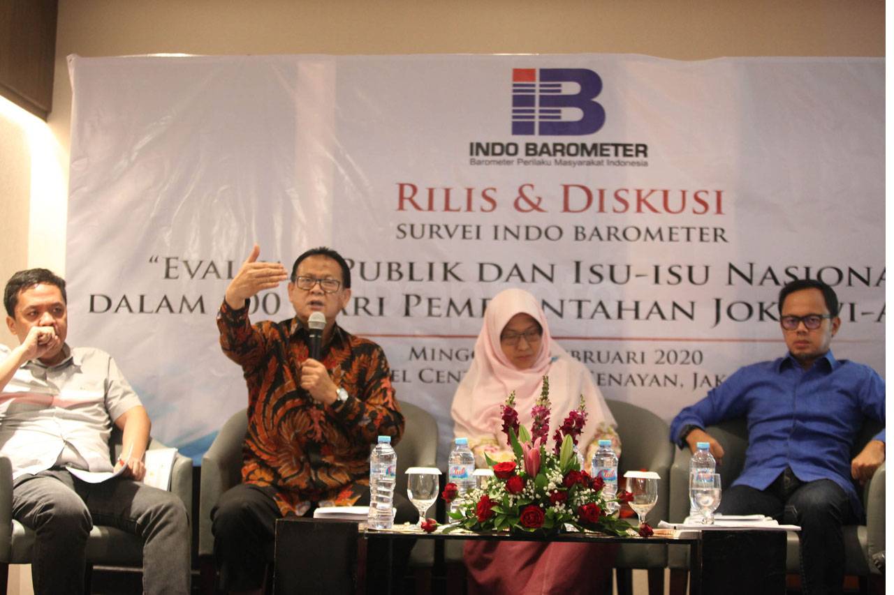 Survei Indo Barometer:...