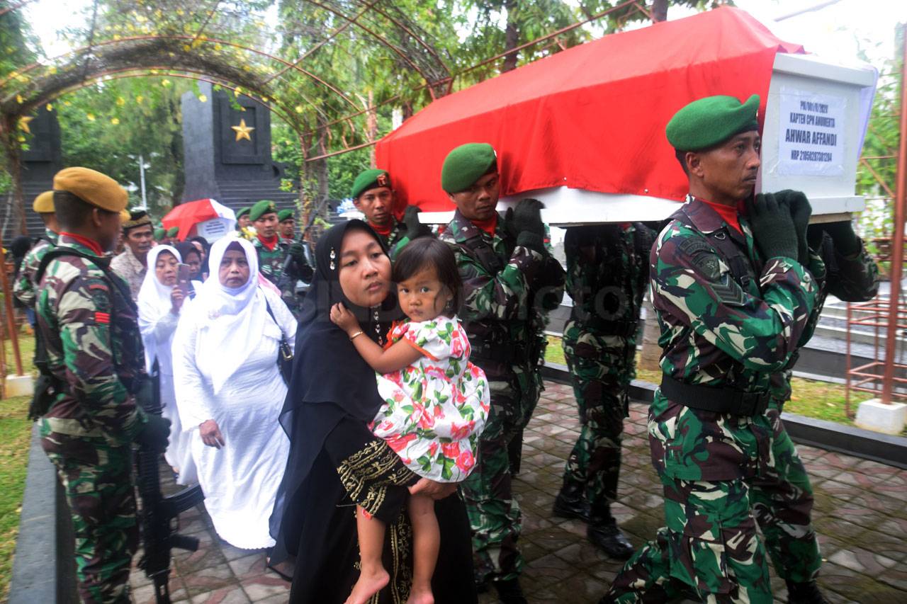 Korban Kecelakaan Heli...