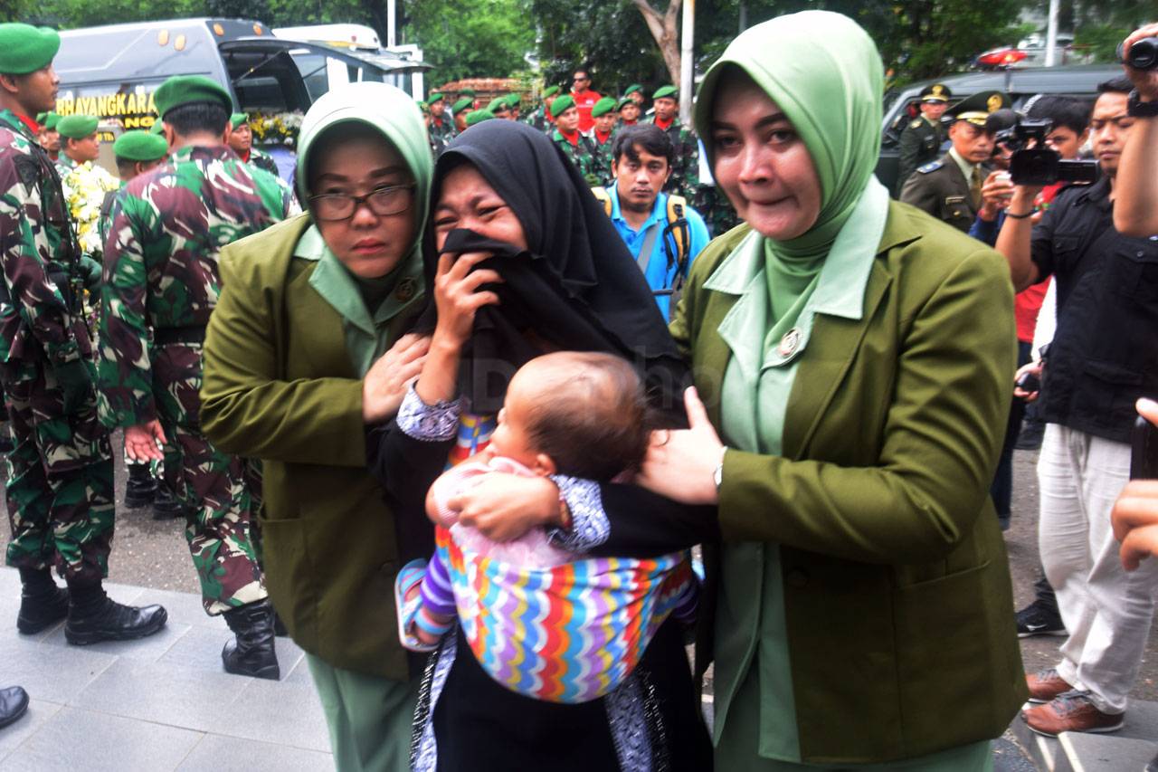 Korban Kecelakaan Heli...