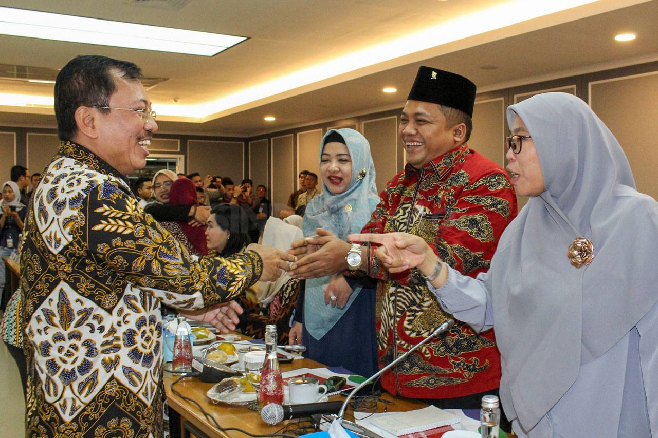 Komisi IX DPR Gelar...