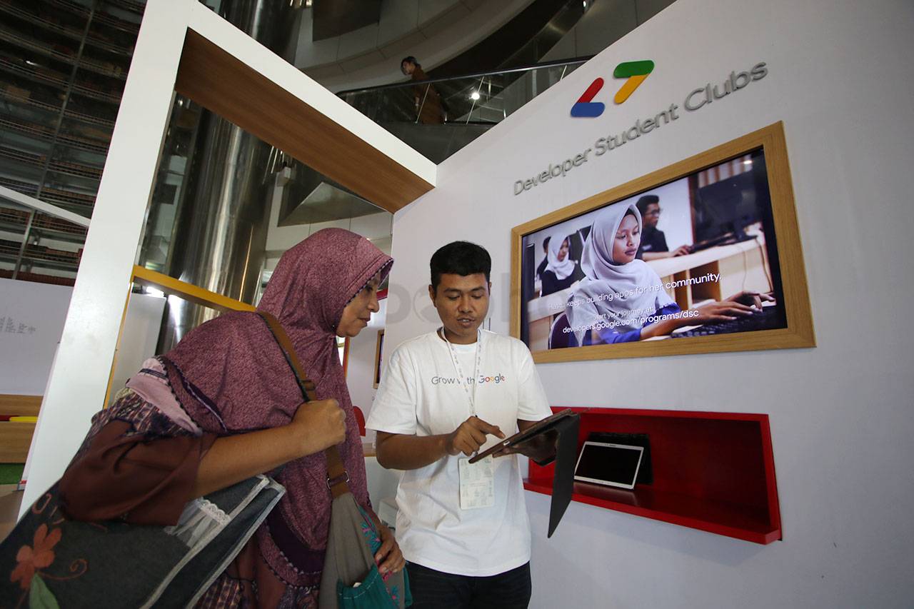 Google Donasikan USD1...