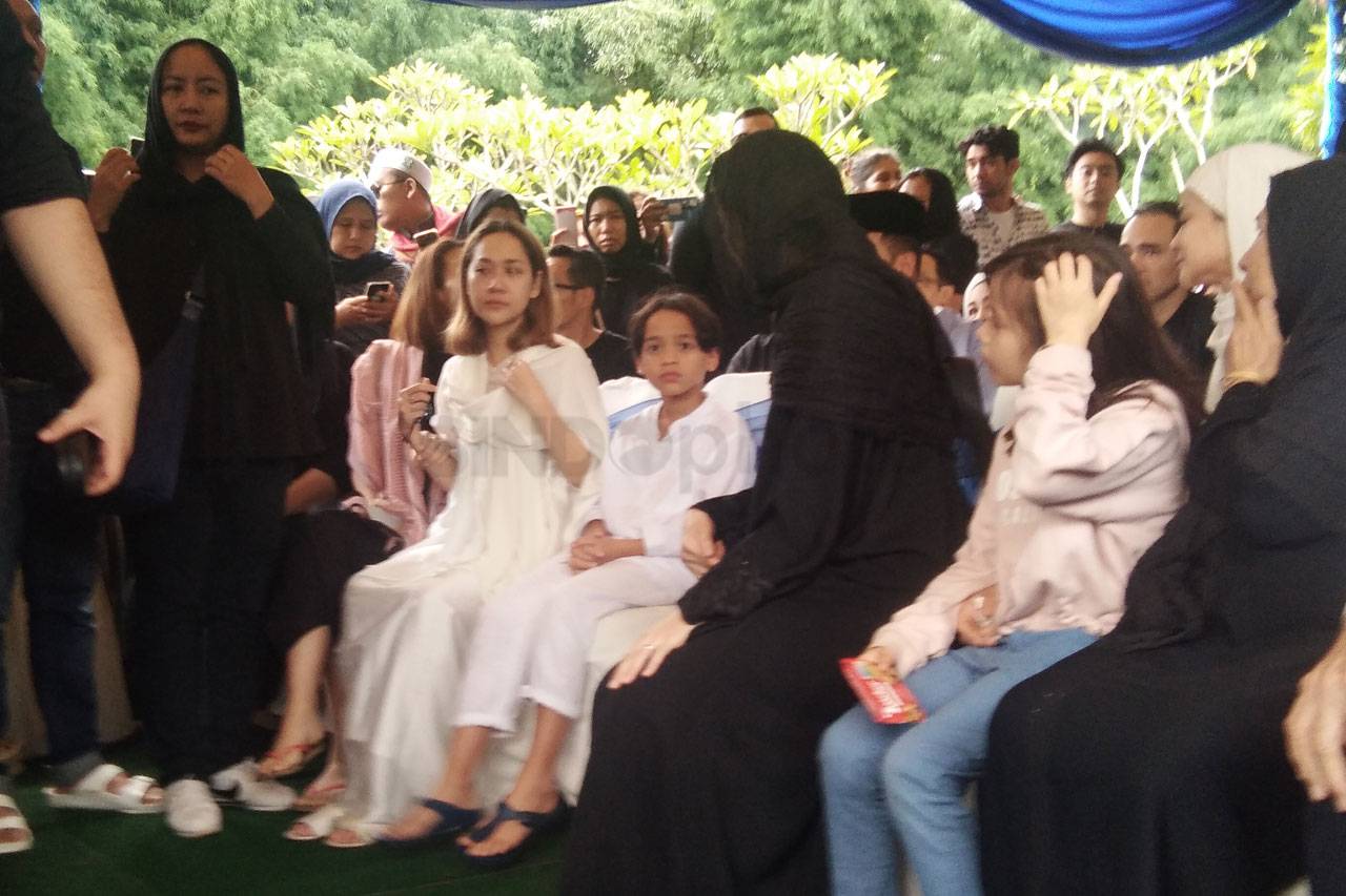 Tangis BCL Pecah di...