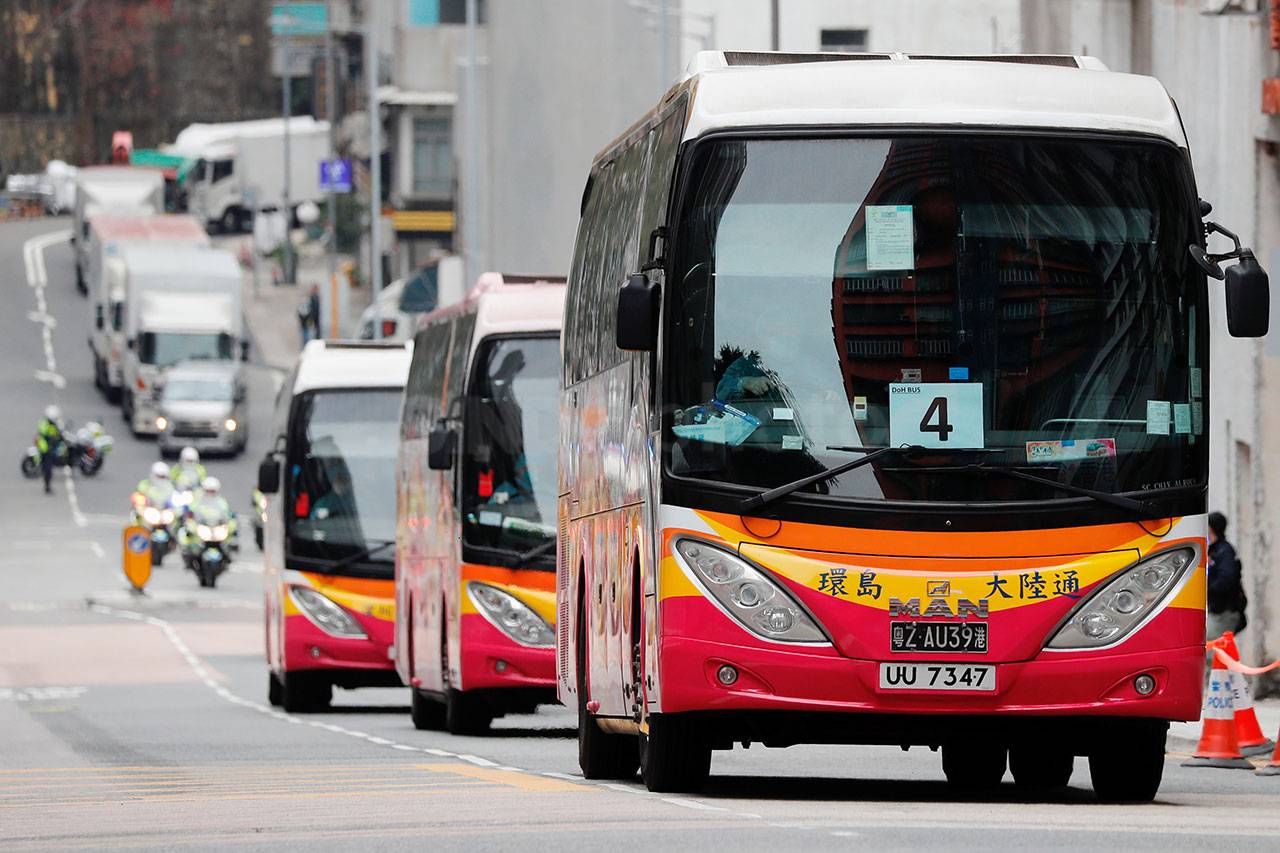 Warga Hong Kong Penumpang...