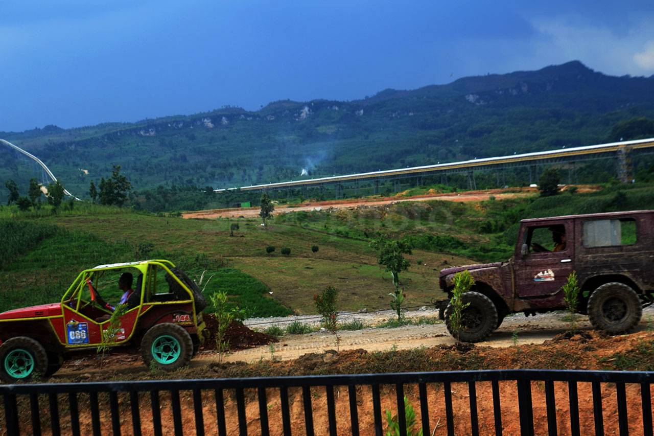 Ratusan Offroader Ramaikan...