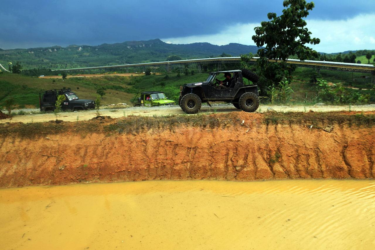 Ratusan Offroader Ramaikan...