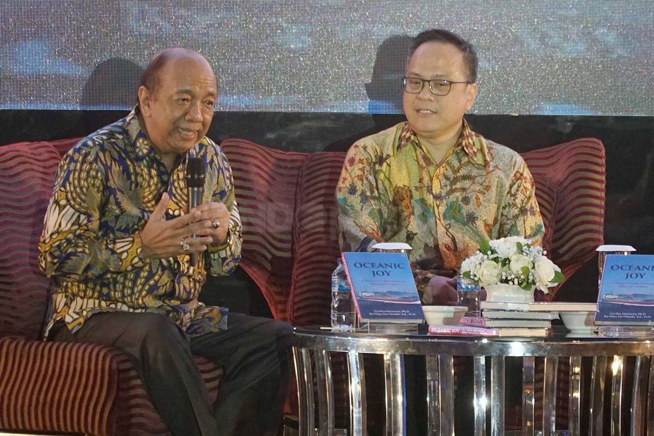 Buku Oceanic Joy: A...