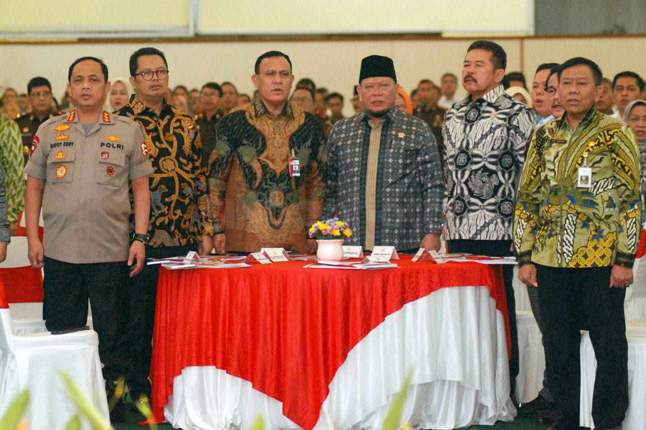 Seminar Penegakan Hukum...