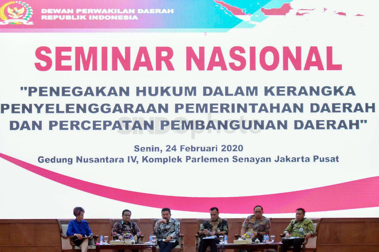 Seminar Penegakan Hukum...