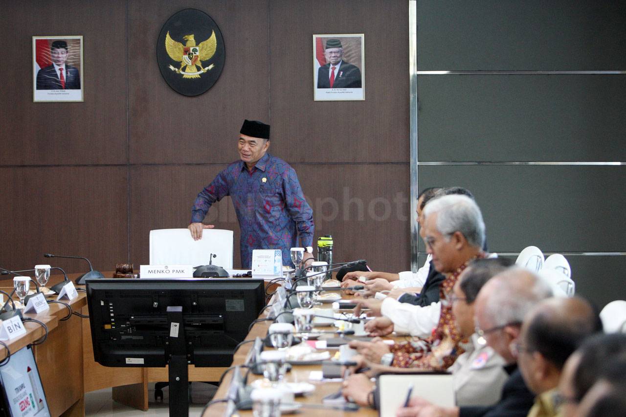 Menko PMK Pimpin Rakor...