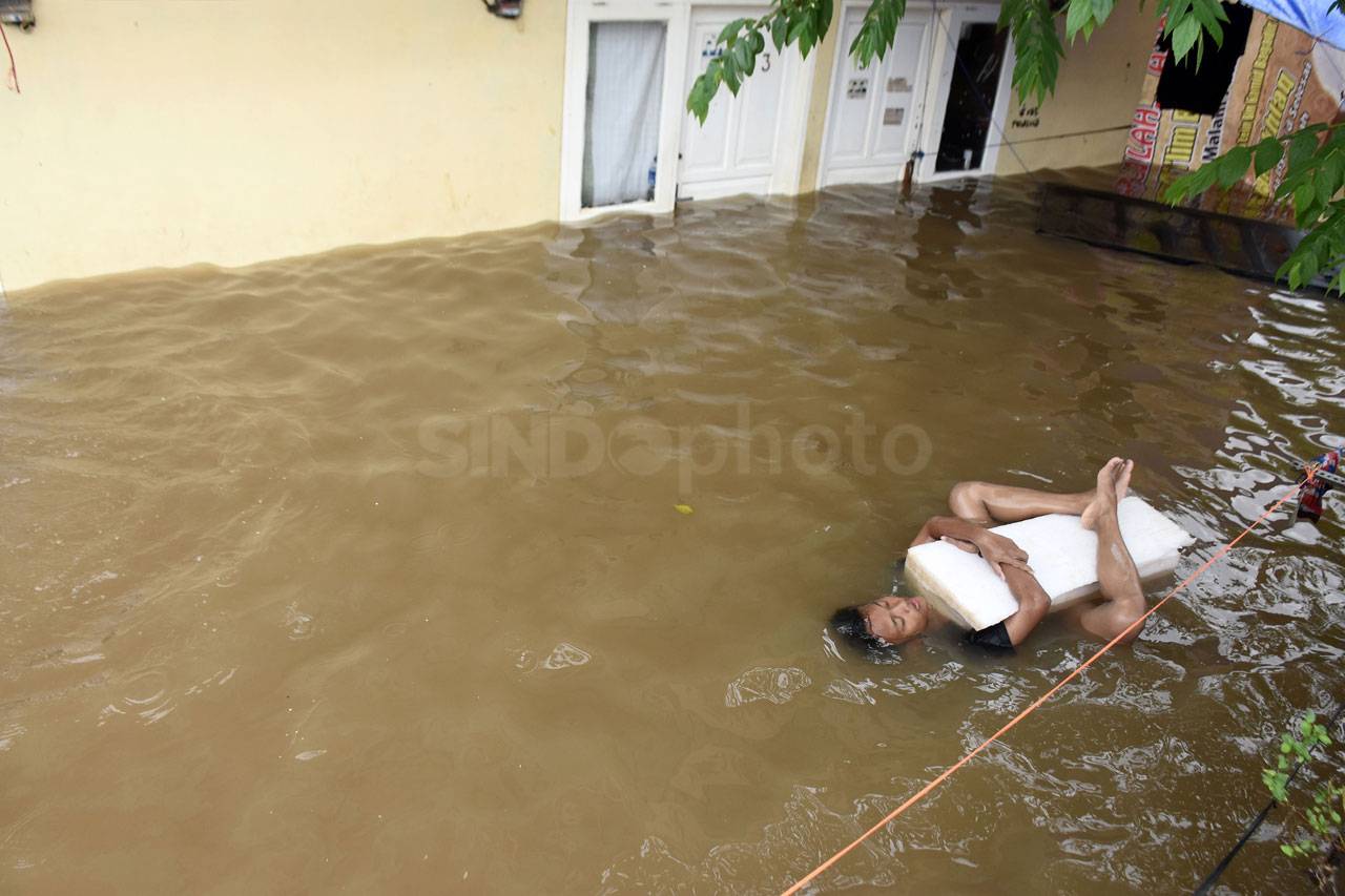Banjir Rendam Permukiman...