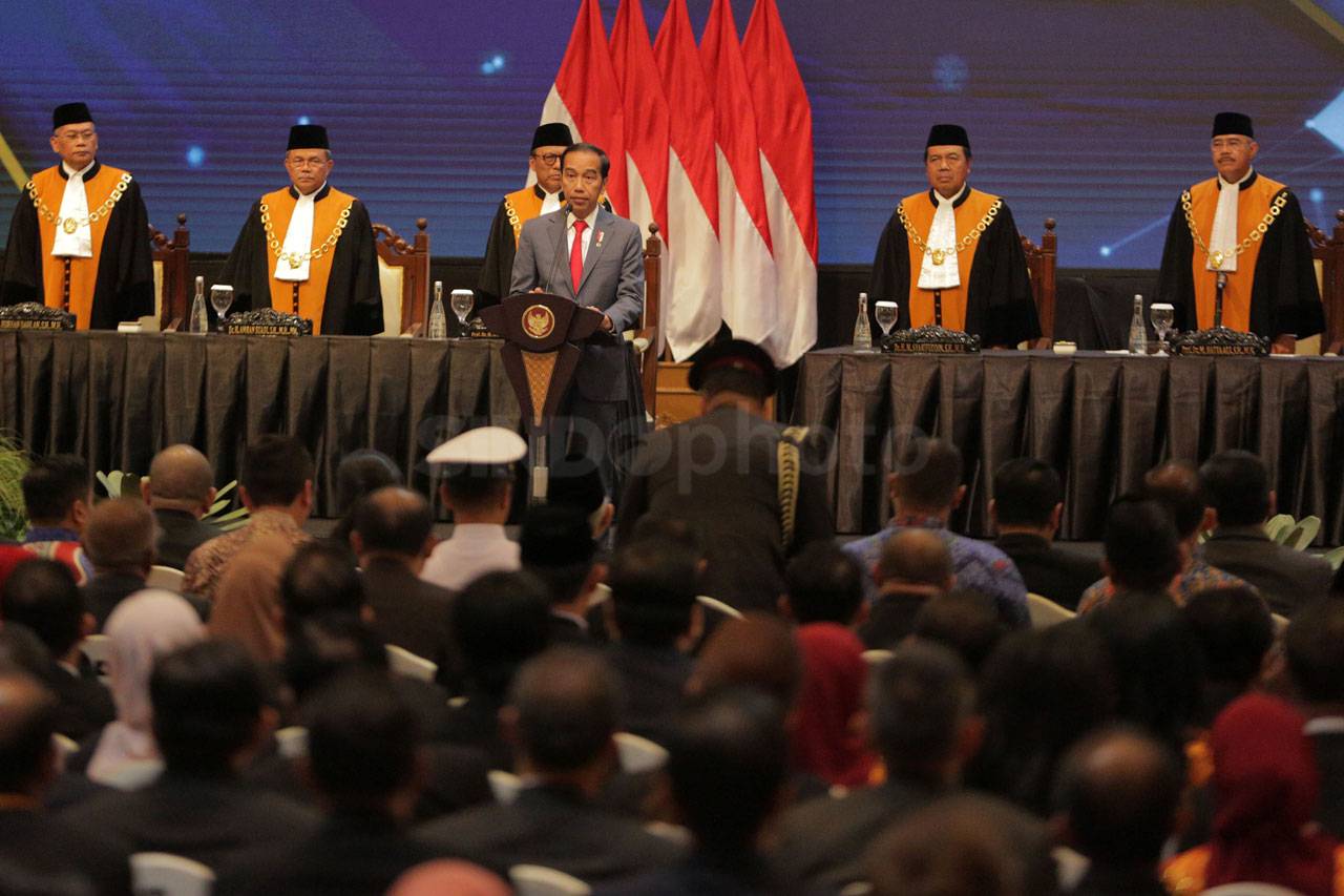 Presiden Jokowi Hadiri...