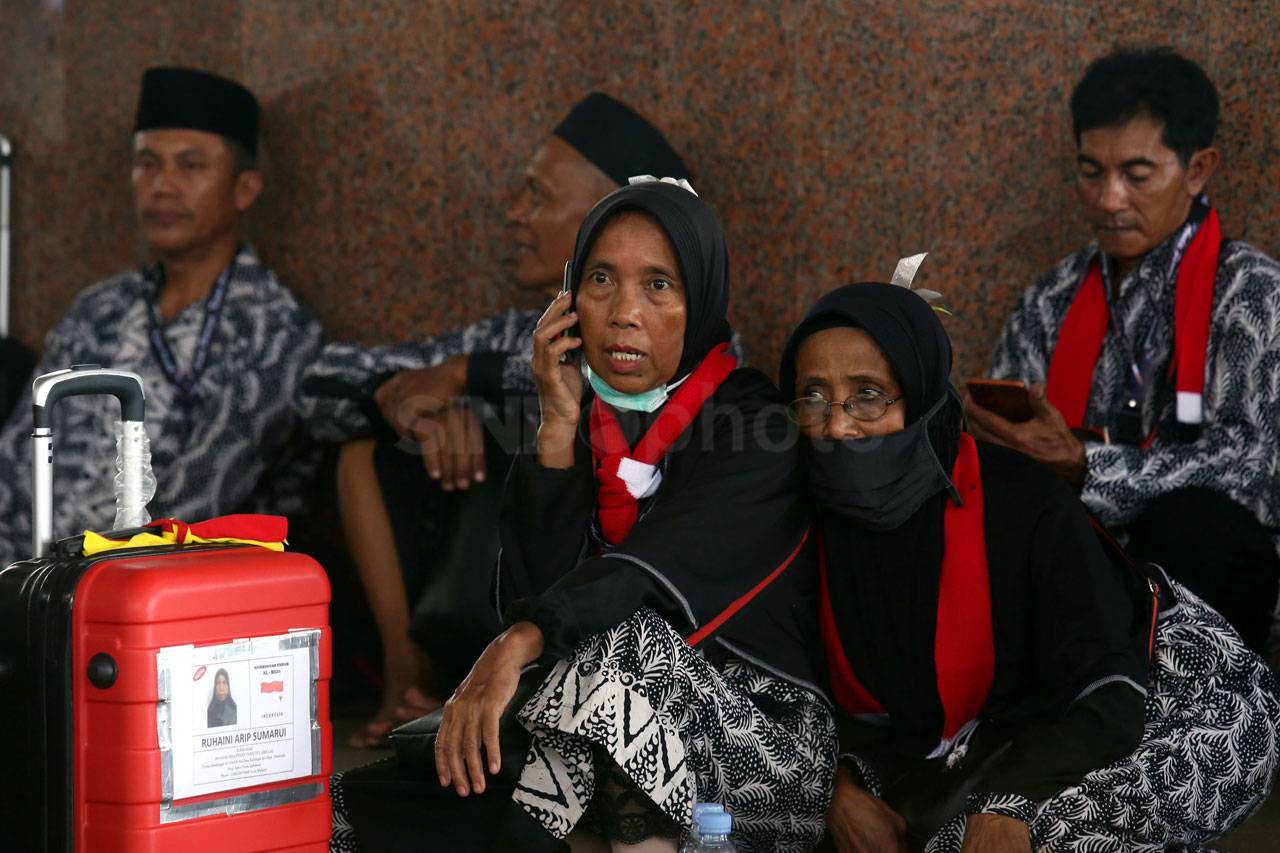 Ratusan Jamaah Umrah...