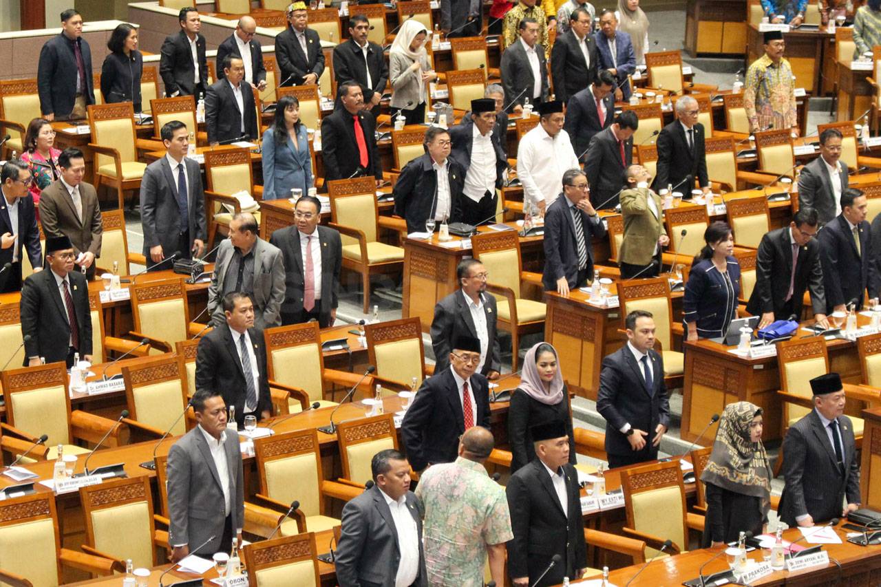 DPR Tetapkan I Dewa...