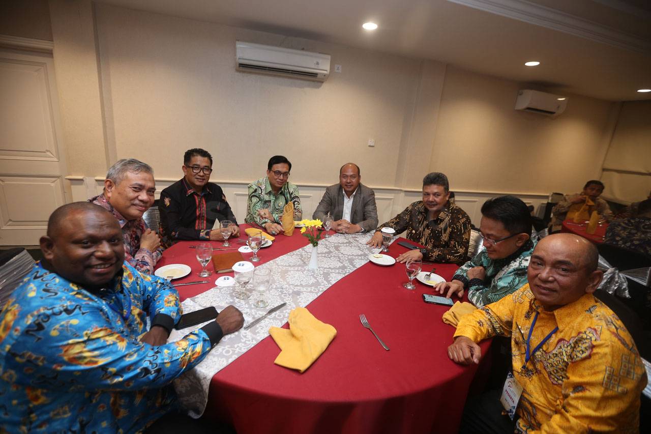 24 Kepala Daerah Raih...