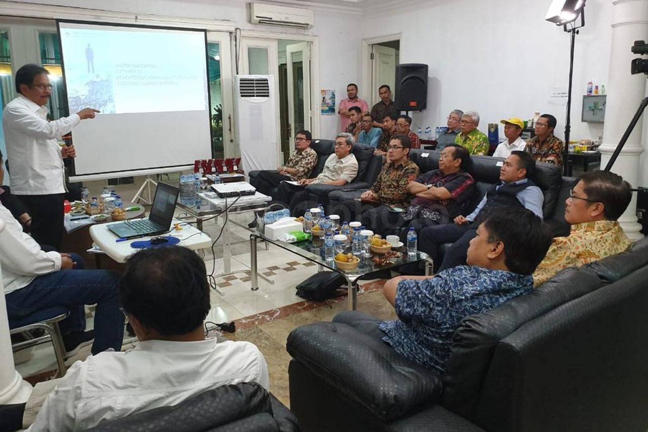 HIMPUNI Gelar Diskusi...