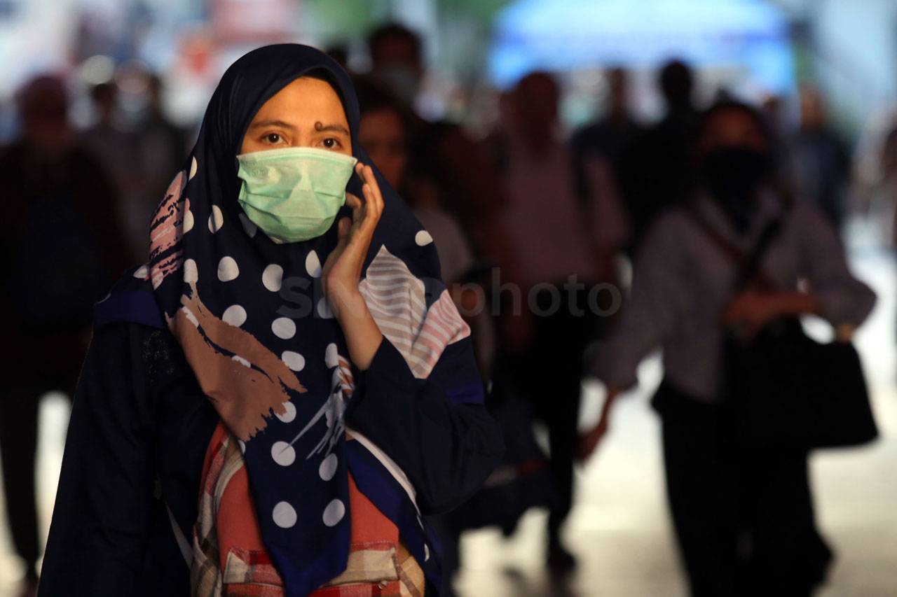 Gunakan Masker, Warga...