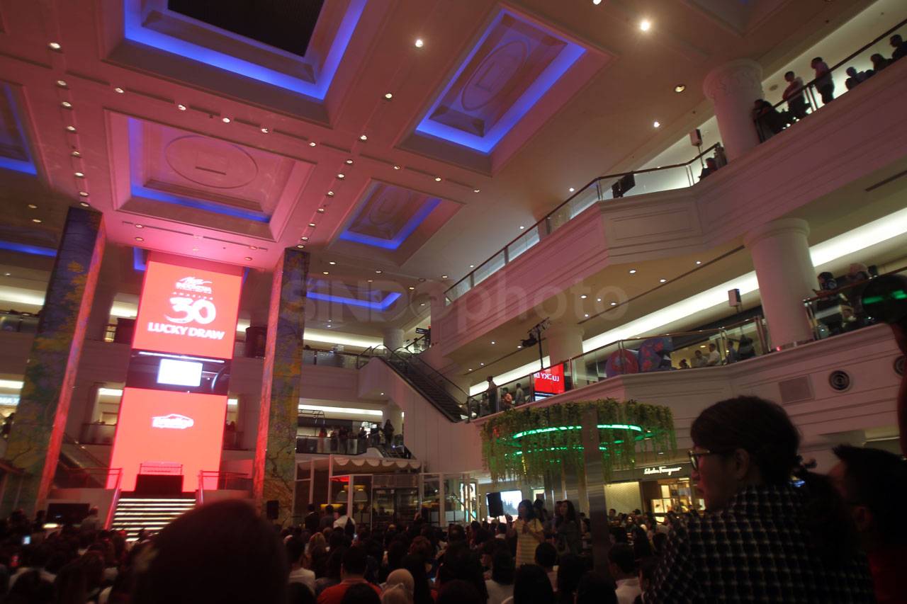 Plaza Indonesia Gelar...