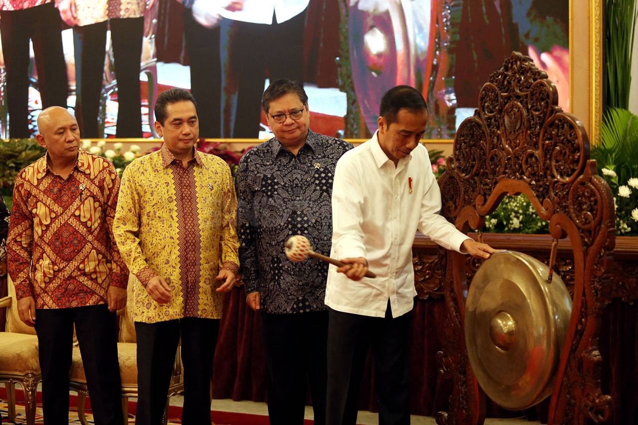 Presiden Jokowi Buka...