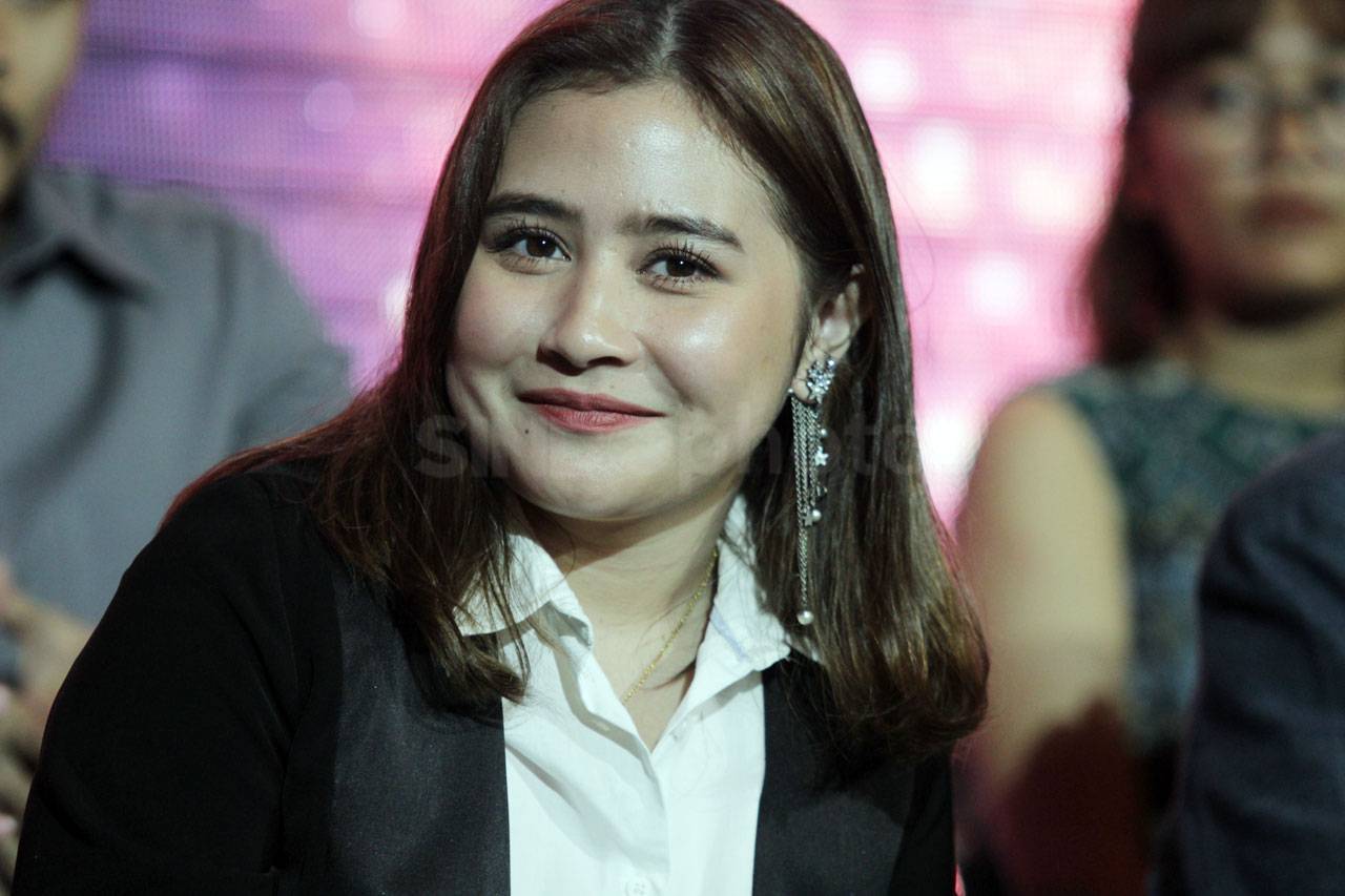 Prilly Latuconsina Jadi...