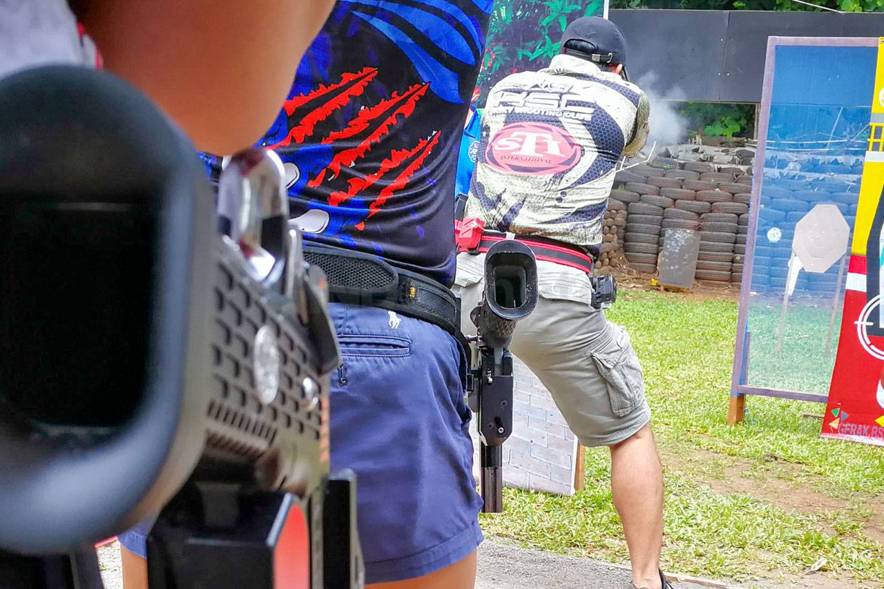 Kejuaraan Tembak Reaksi...