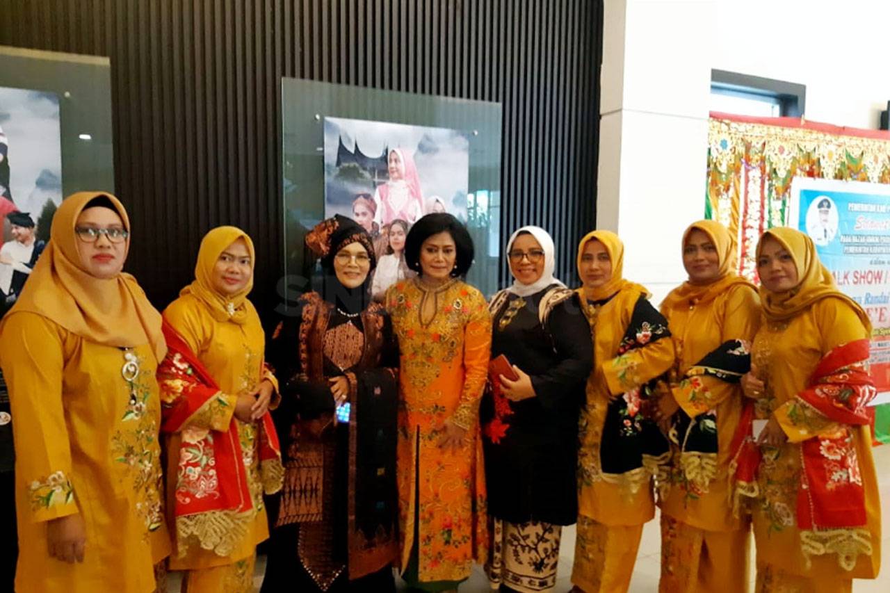 Peragaan Busana Bundo...