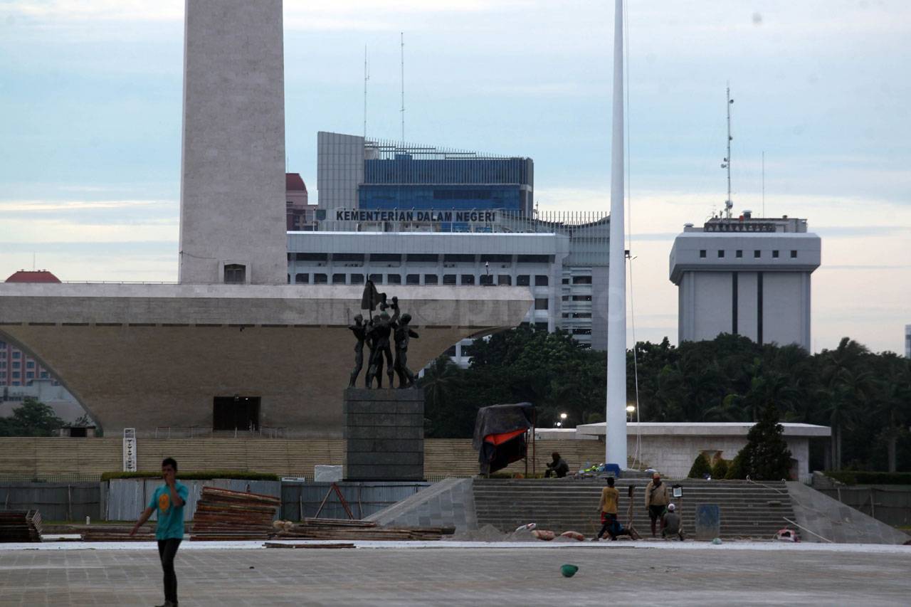 Revitalisasi Monas Hampir...