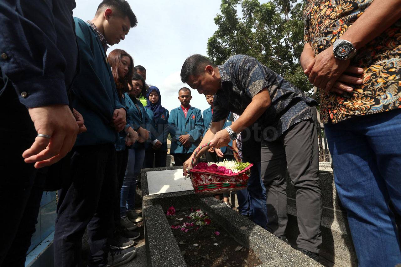 Ziarah Makam Perintis...