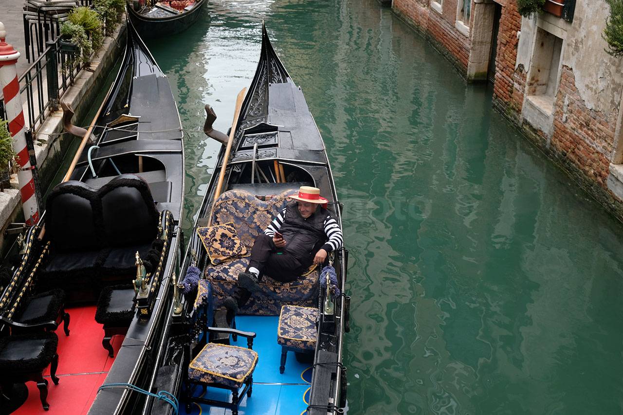 Suasana Italia Pascapenutupan...