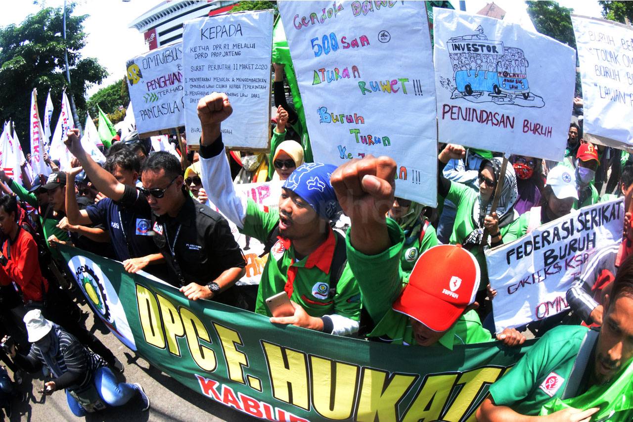 Ratusan Buruh Jateng...