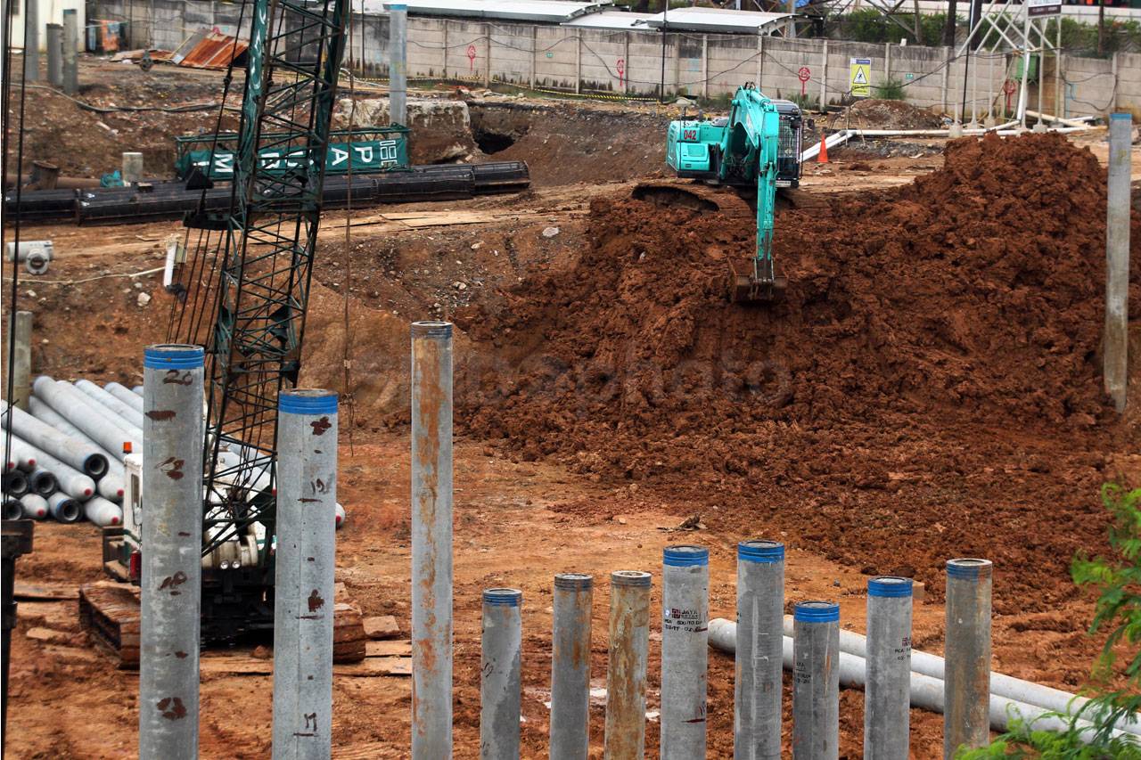 Pembangunan Proyek Pasar...