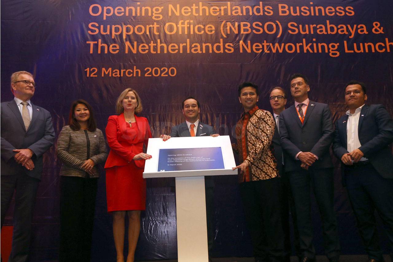 Pemerintah Belanda Buka...