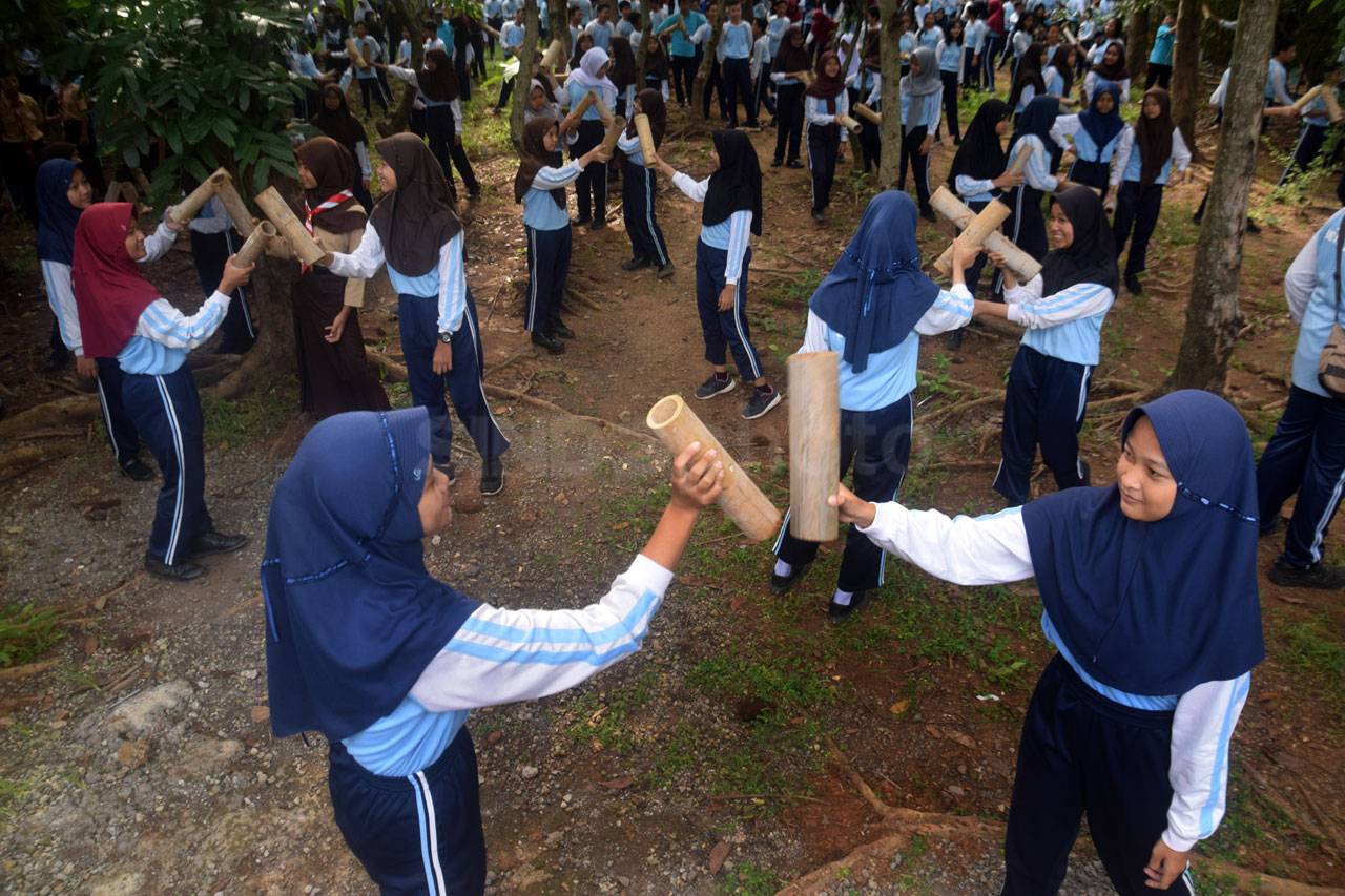 Siswa SMPN 33 Semarang...