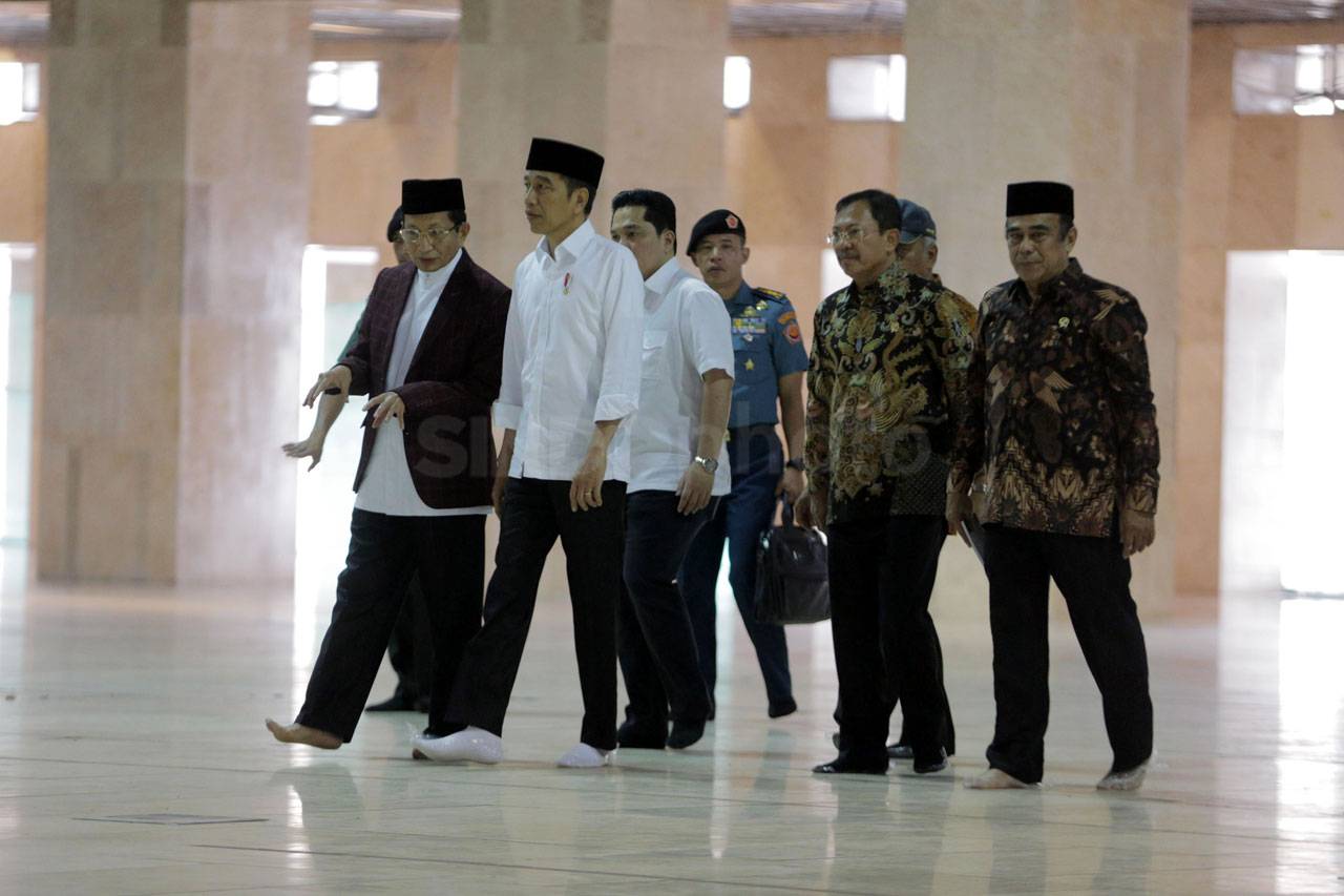 Presiden Jokowi Tinjau...