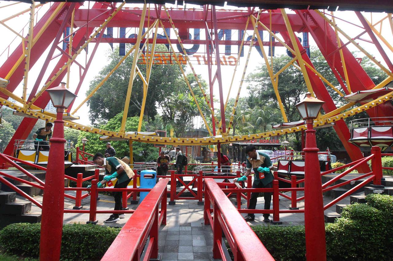 Kawasan Ancol Ditutup,...