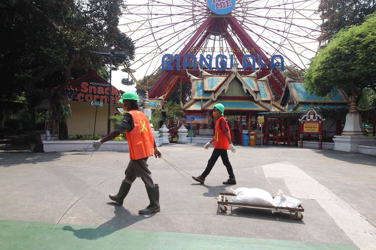Kawasan Ancol Ditutup,...