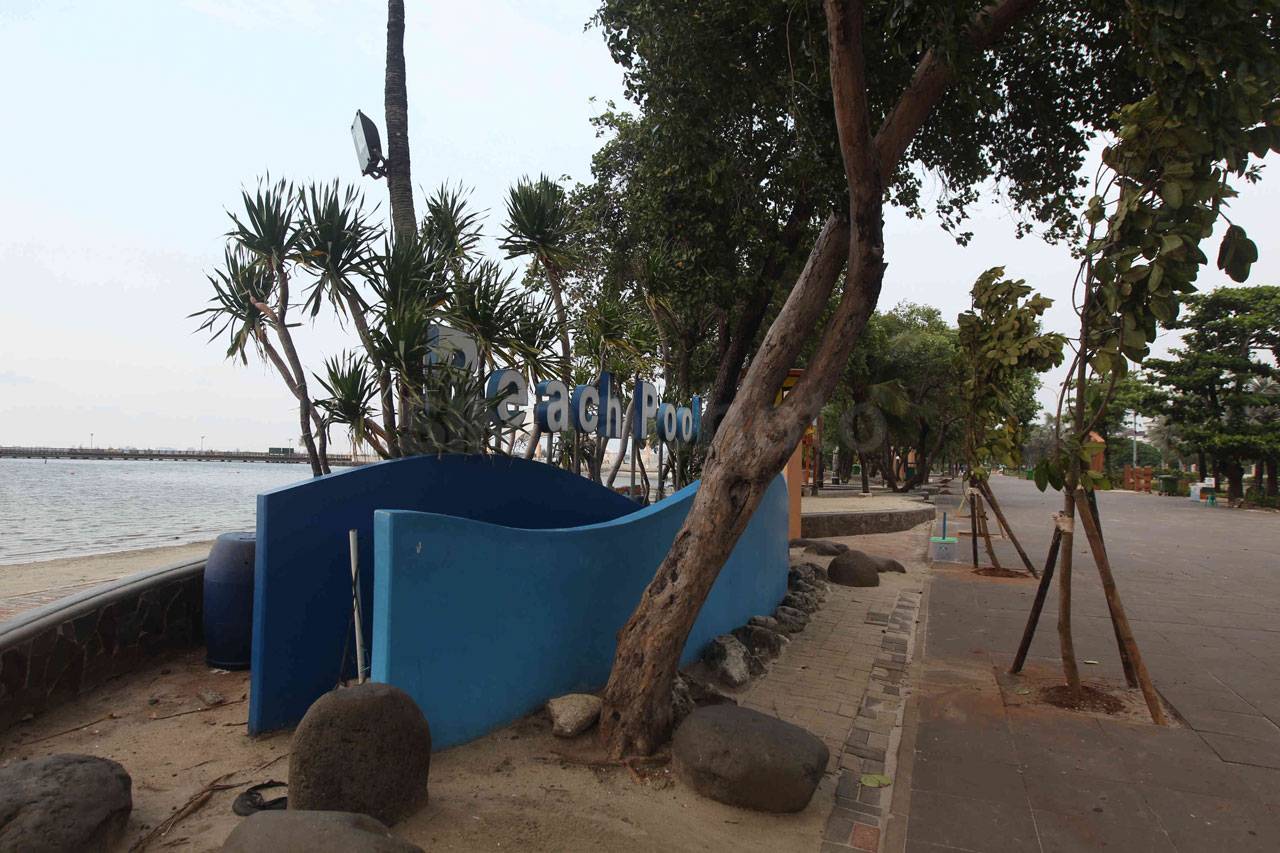 Suasana Pantai Ancol...
