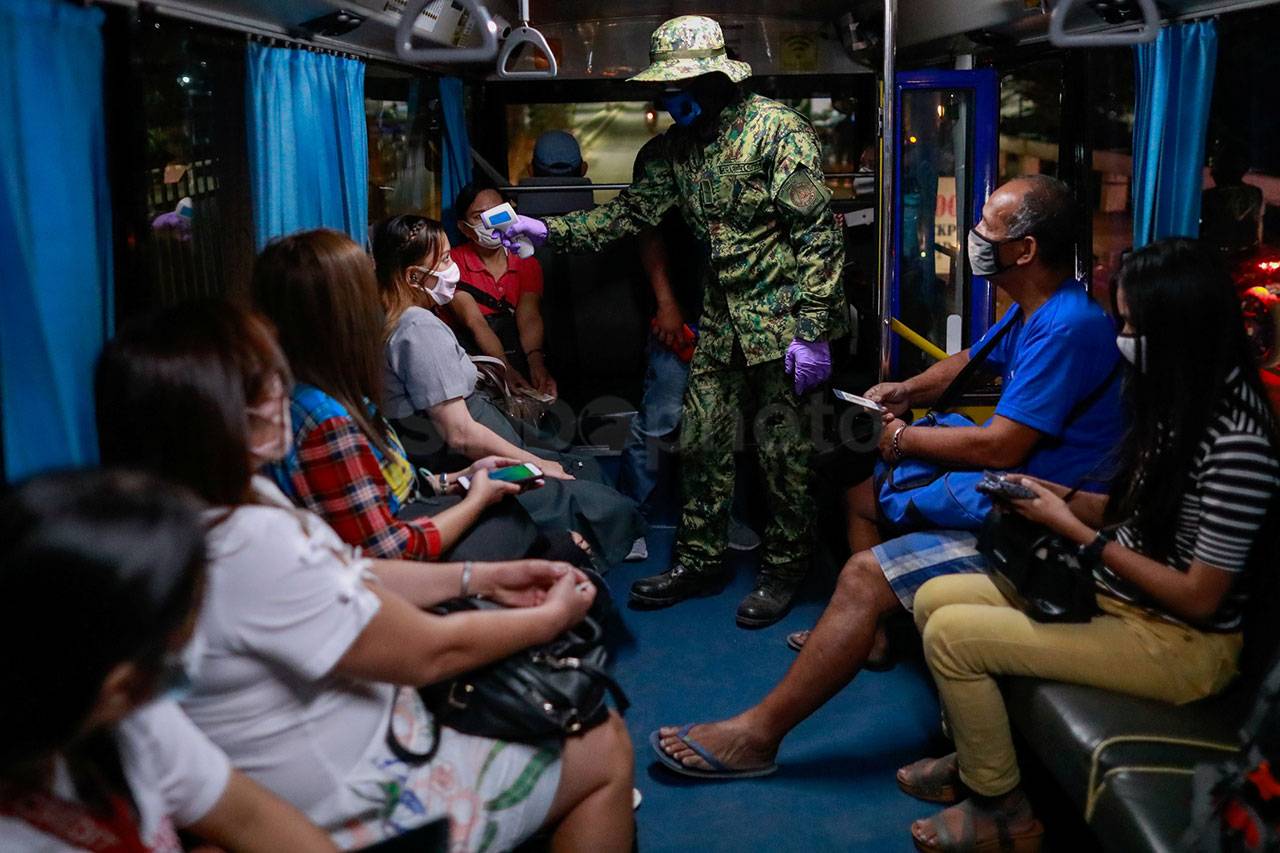 Manila Lockdown, Polisi...