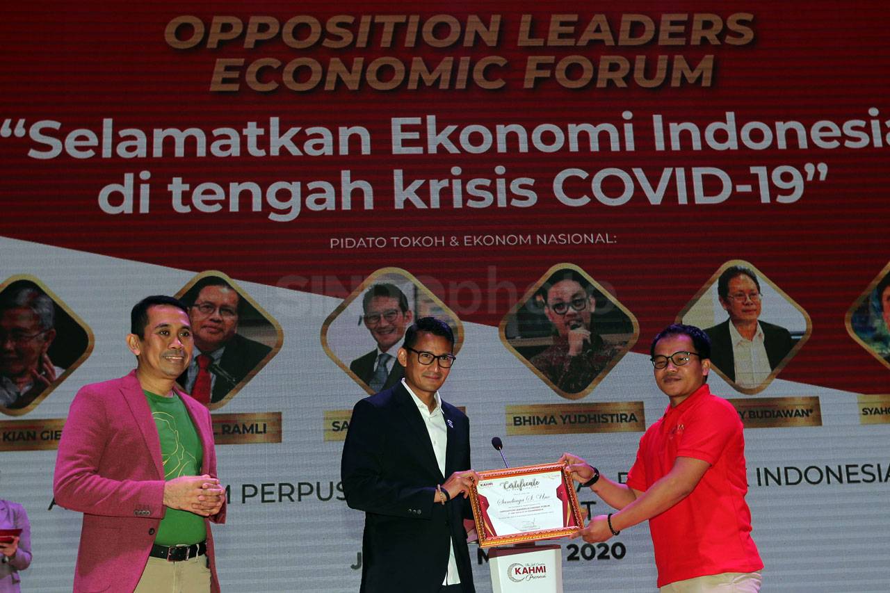 Saran Sandiaga Uno Hadapi...