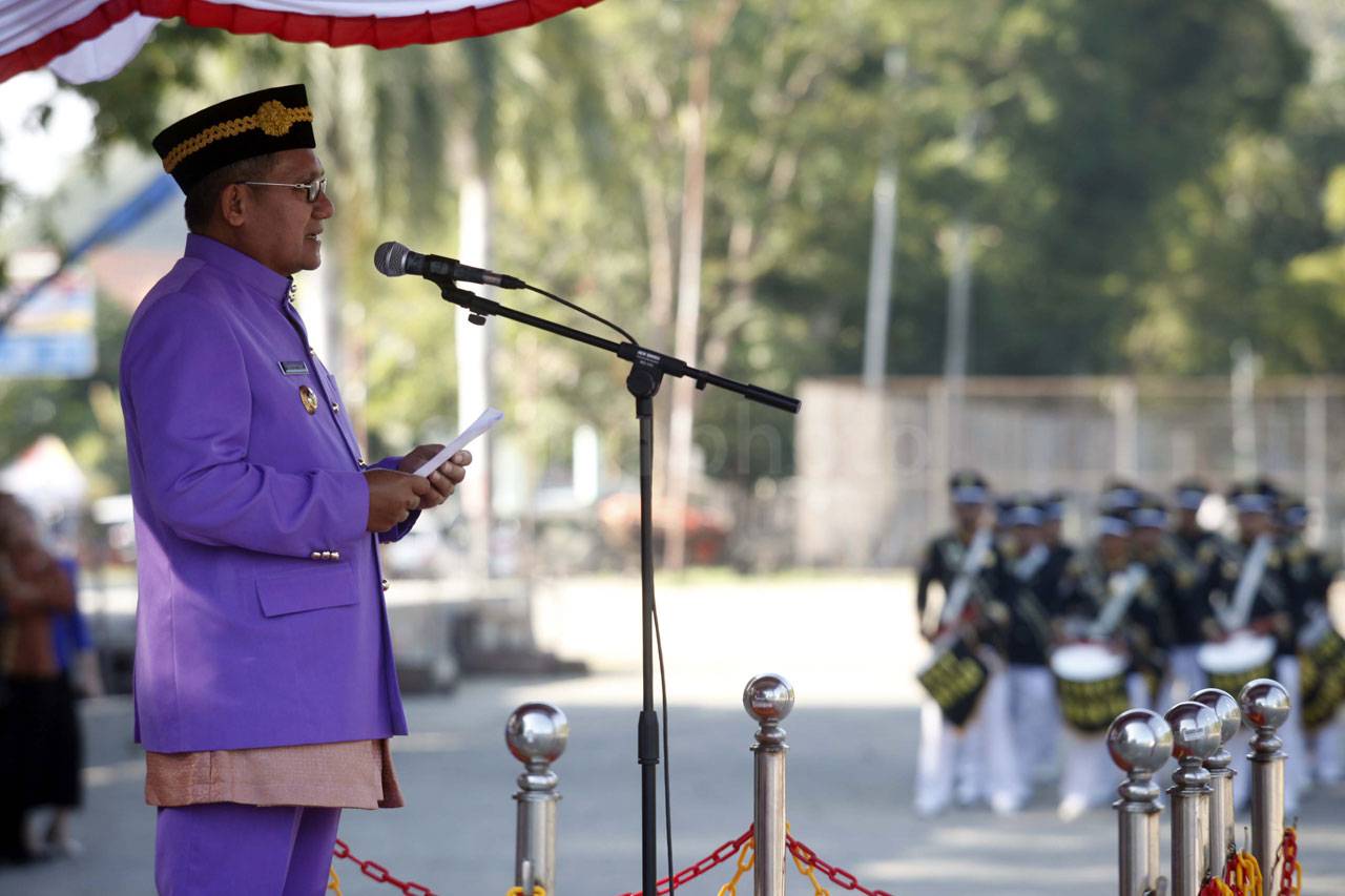 Walikota Marten Taha...
