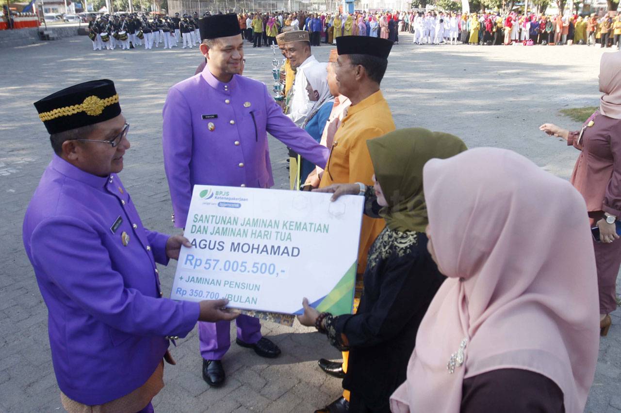 Walikota Marten Taha...