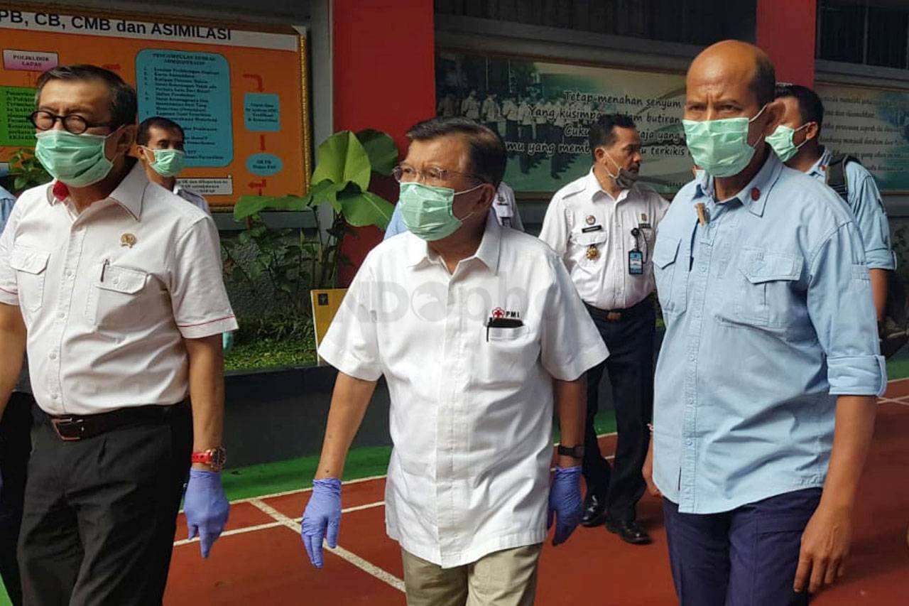 Jusuf Kalla Tinjau Penyemprotan...